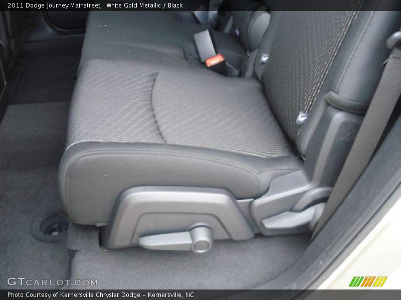 White Gold Metallic / Black 2011 Dodge Journey Mainstreet