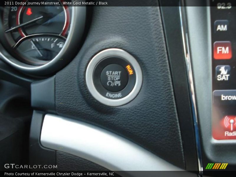 White Gold Metallic / Black 2011 Dodge Journey Mainstreet