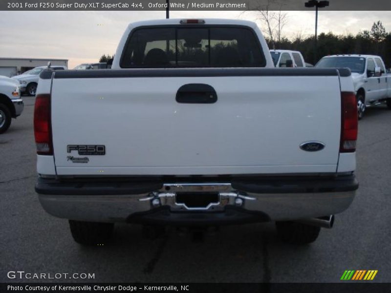 Oxford White / Medium Parchment 2001 Ford F250 Super Duty XLT SuperCab 4x4