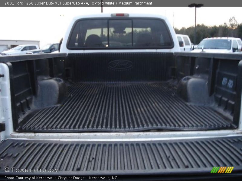 Oxford White / Medium Parchment 2001 Ford F250 Super Duty XLT SuperCab 4x4