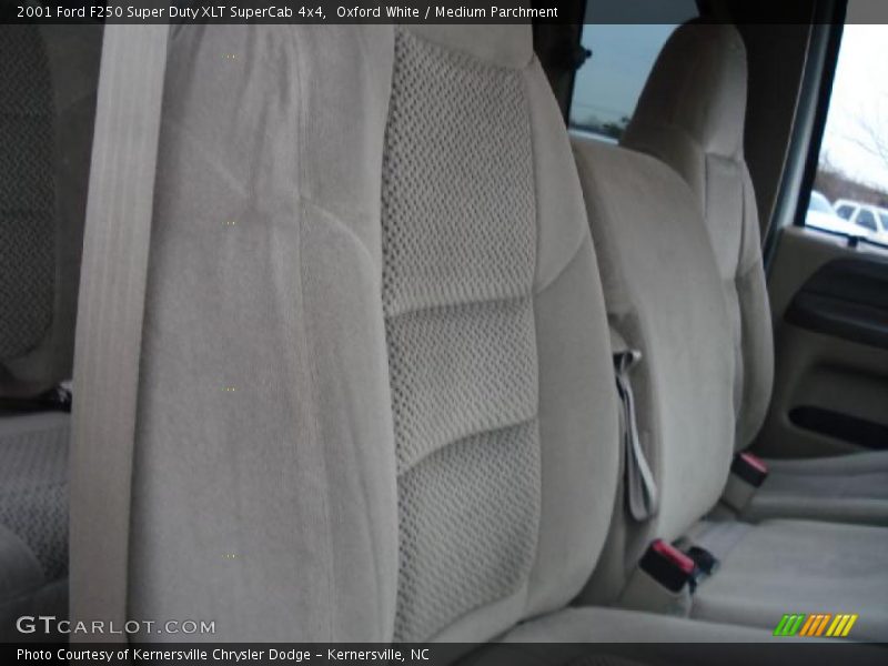 Oxford White / Medium Parchment 2001 Ford F250 Super Duty XLT SuperCab 4x4