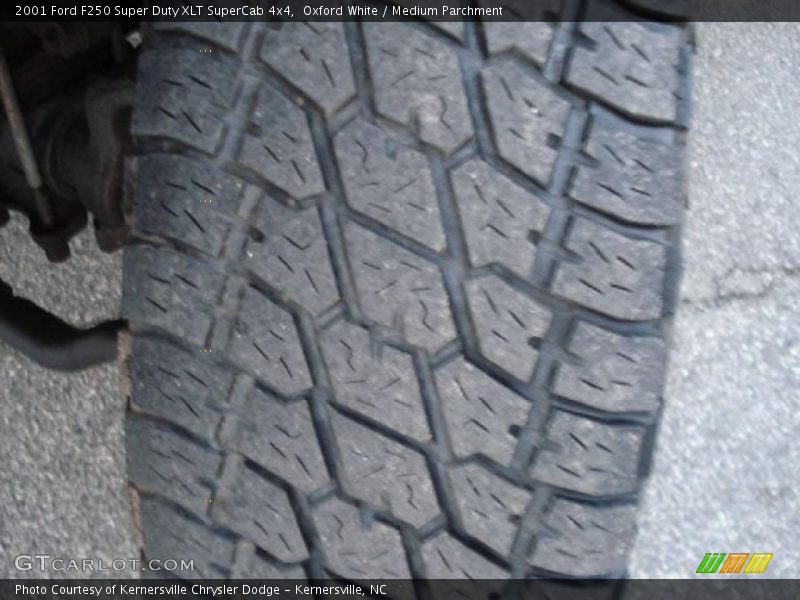Oxford White / Medium Parchment 2001 Ford F250 Super Duty XLT SuperCab 4x4
