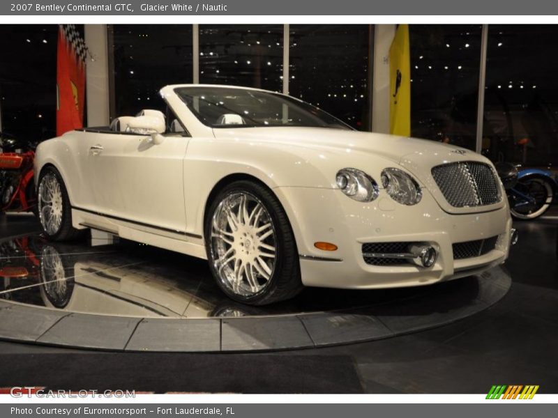 Front 3/4 View of 2007 Continental GTC 