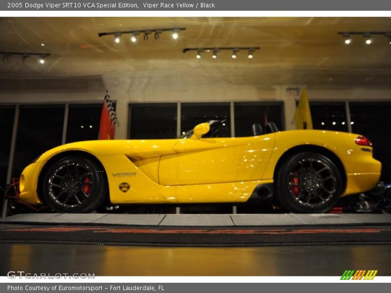 Viper Race Yellow / Black 2005 Dodge Viper SRT10 VCA Special Edition