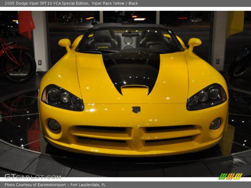 Viper Race Yellow / Black 2005 Dodge Viper SRT10 VCA Special Edition