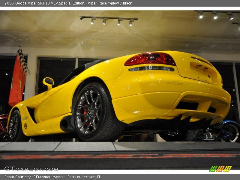 Viper Race Yellow / Black 2005 Dodge Viper SRT10 VCA Special Edition