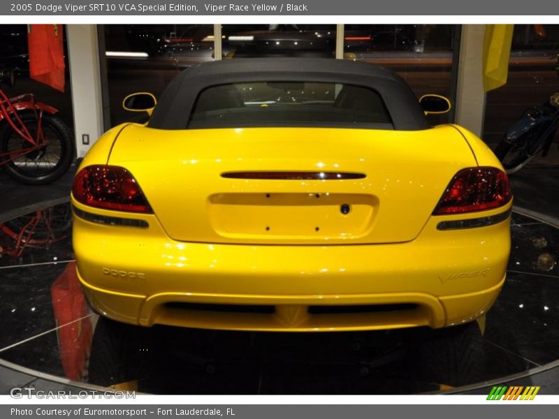 Viper Race Yellow / Black 2005 Dodge Viper SRT10 VCA Special Edition