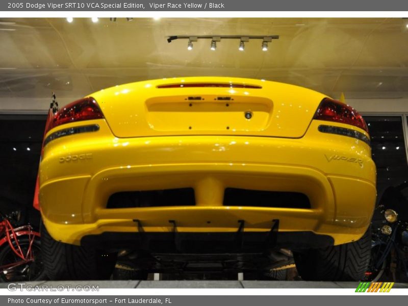 Viper Race Yellow / Black 2005 Dodge Viper SRT10 VCA Special Edition