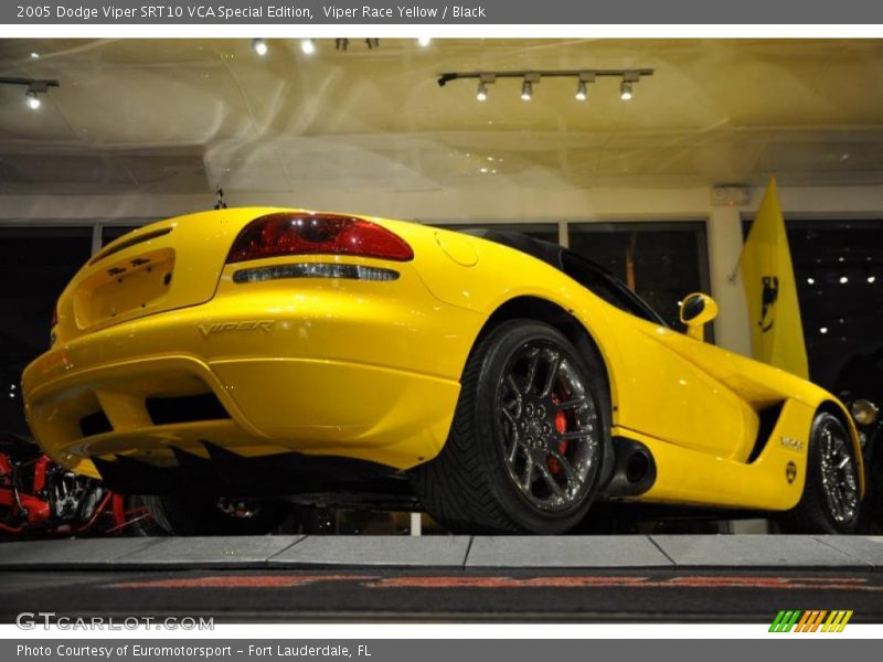Viper Race Yellow / Black 2005 Dodge Viper SRT10 VCA Special Edition