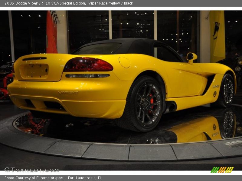 Viper Race Yellow / Black 2005 Dodge Viper SRT10 VCA Special Edition