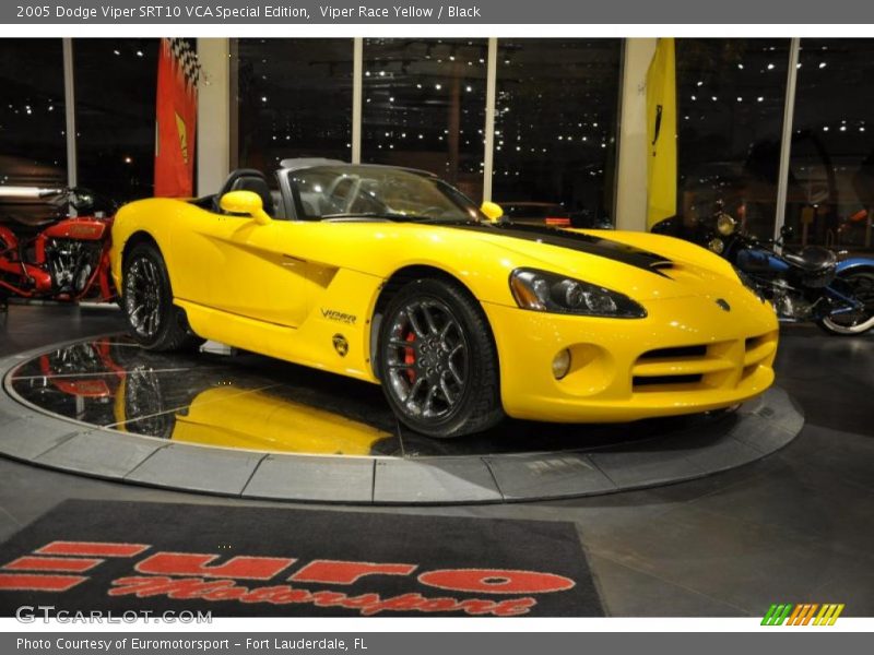 Viper Race Yellow / Black 2005 Dodge Viper SRT10 VCA Special Edition