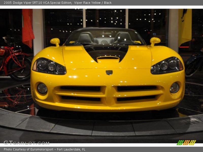 Viper Race Yellow / Black 2005 Dodge Viper SRT10 VCA Special Edition