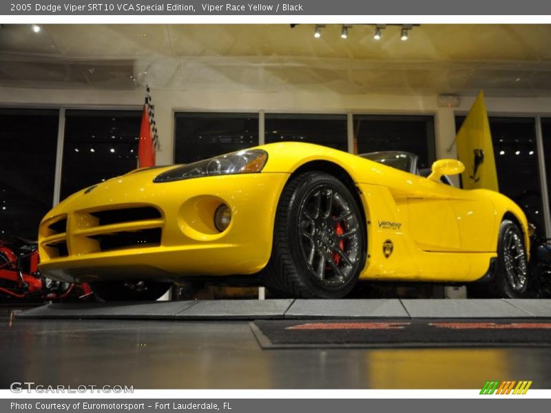 Viper Race Yellow / Black 2005 Dodge Viper SRT10 VCA Special Edition