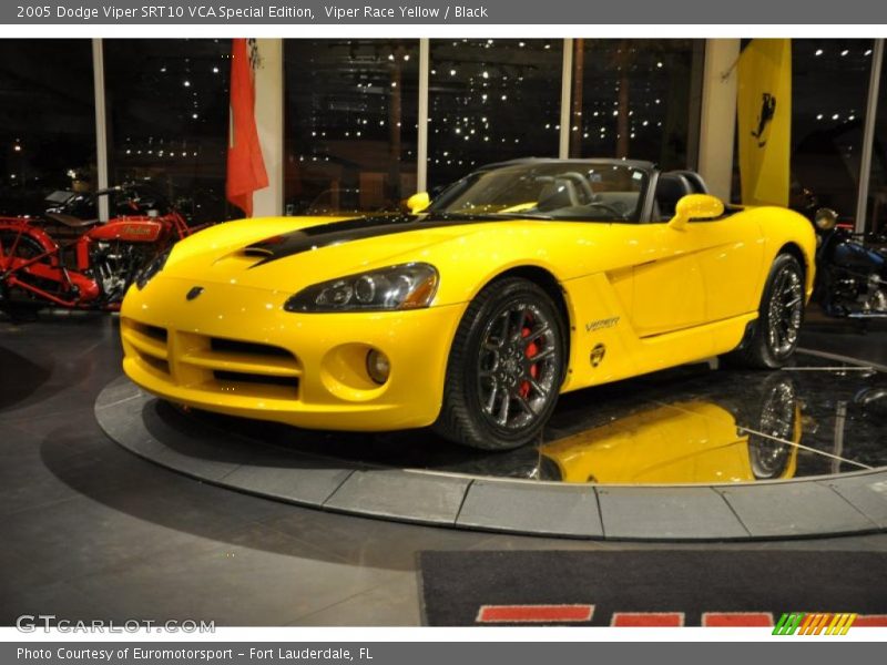 Viper Race Yellow / Black 2005 Dodge Viper SRT10 VCA Special Edition