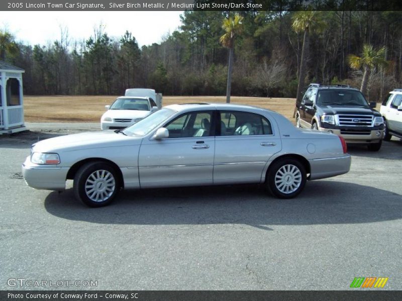 Silver Birch Metallic / Medium Light Stone/Dark Stone 2005 Lincoln Town Car Signature