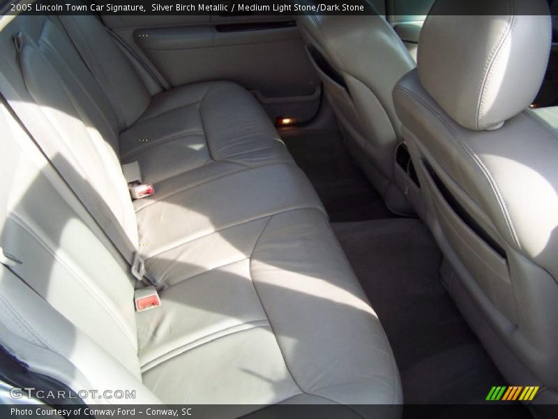 Silver Birch Metallic / Medium Light Stone/Dark Stone 2005 Lincoln Town Car Signature