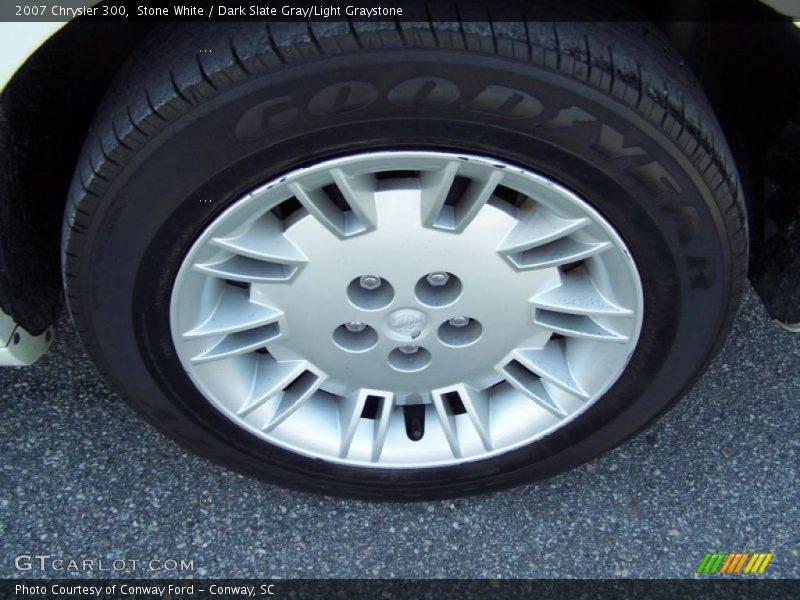 Stone White / Dark Slate Gray/Light Graystone 2007 Chrysler 300