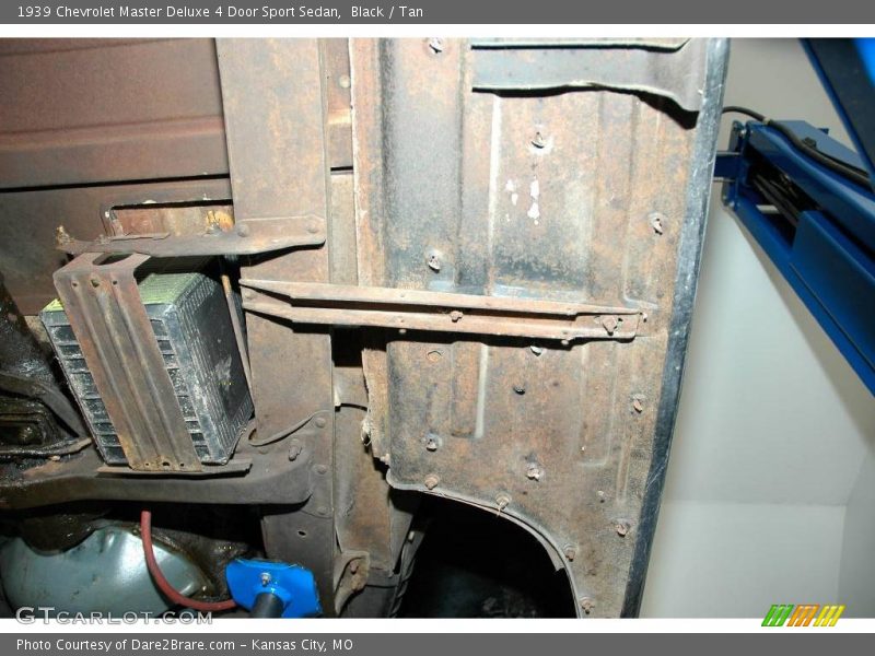 Black / Tan 1939 Chevrolet Master Deluxe 4 Door Sport Sedan