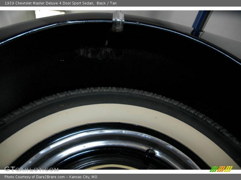 Black / Tan 1939 Chevrolet Master Deluxe 4 Door Sport Sedan