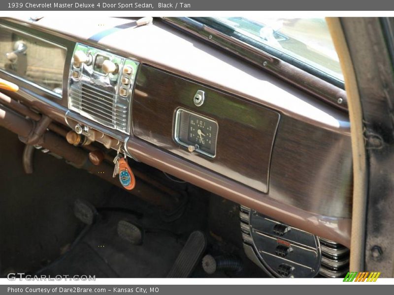 Black / Tan 1939 Chevrolet Master Deluxe 4 Door Sport Sedan