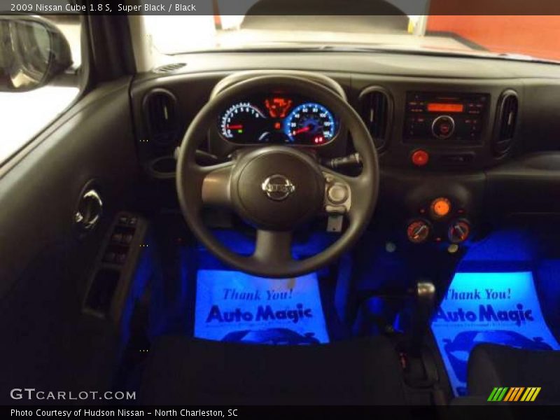 Super Black / Black 2009 Nissan Cube 1.8 S