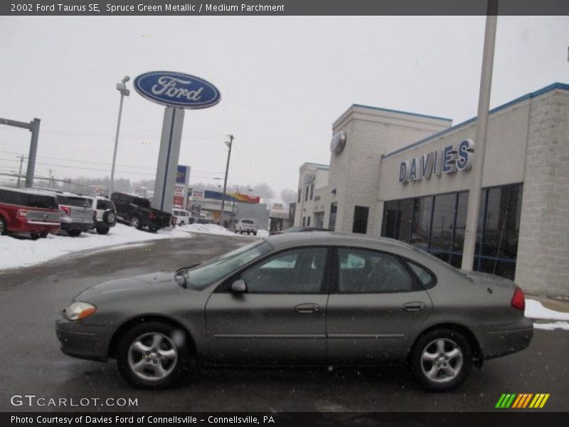 Spruce Green Metallic / Medium Parchment 2002 Ford Taurus SE