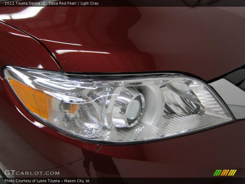 Salsa Red Pearl / Light Gray 2011 Toyota Sienna LE