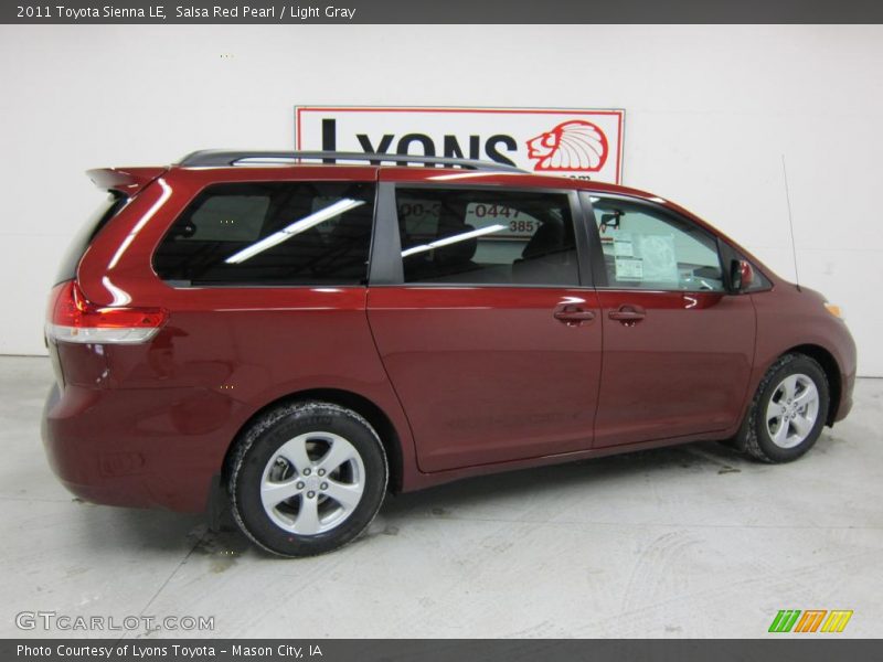 Salsa Red Pearl / Light Gray 2011 Toyota Sienna LE