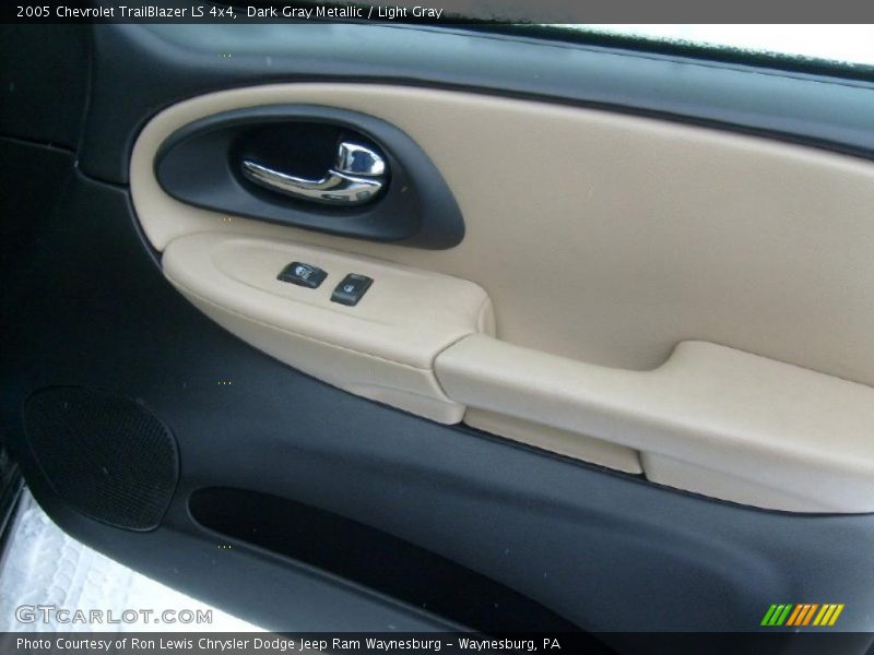 Dark Gray Metallic / Light Gray 2005 Chevrolet TrailBlazer LS 4x4