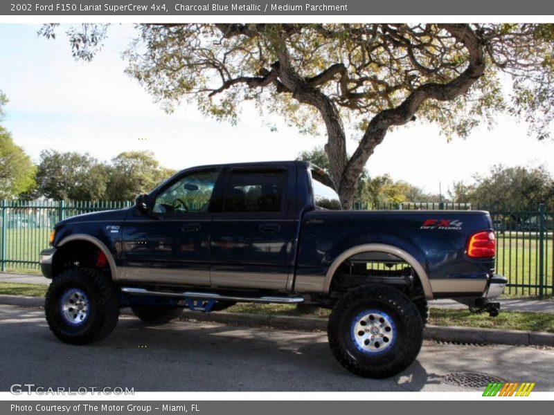 Charcoal Blue Metallic / Medium Parchment 2002 Ford F150 Lariat SuperCrew 4x4