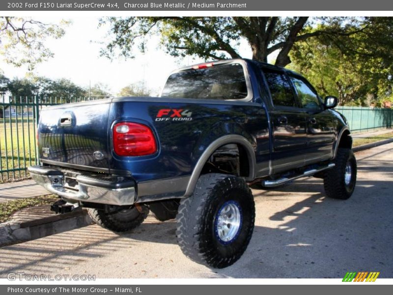 Charcoal Blue Metallic / Medium Parchment 2002 Ford F150 Lariat SuperCrew 4x4