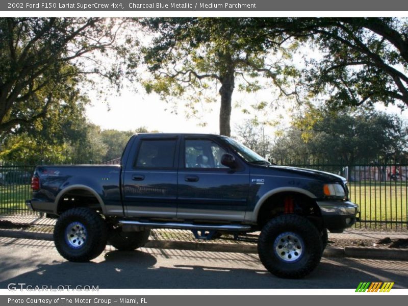 Charcoal Blue Metallic / Medium Parchment 2002 Ford F150 Lariat SuperCrew 4x4