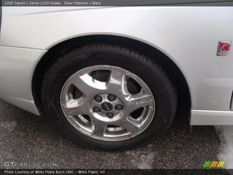 Silver Platinum / Black 2005 Saturn L Series L300 Sedan