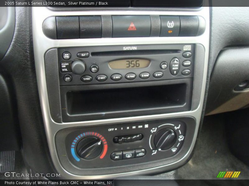 Silver Platinum / Black 2005 Saturn L Series L300 Sedan
