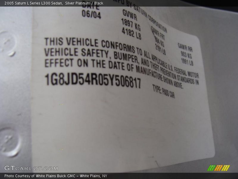 Silver Platinum / Black 2005 Saturn L Series L300 Sedan