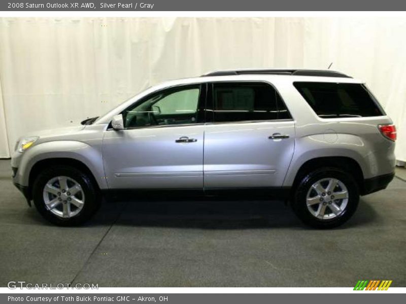 Silver Pearl / Gray 2008 Saturn Outlook XR AWD