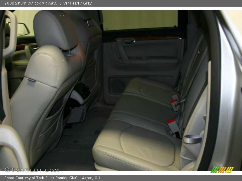 Silver Pearl / Gray 2008 Saturn Outlook XR AWD