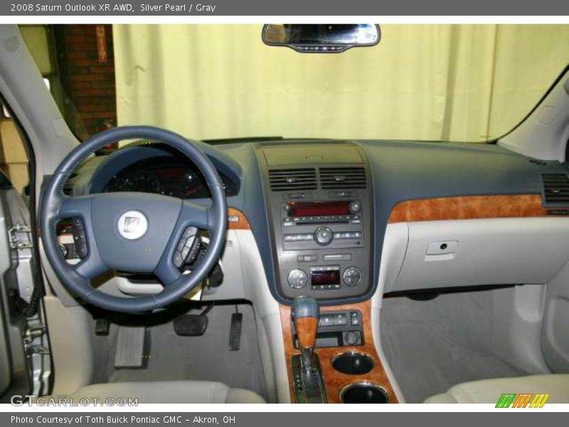 Silver Pearl / Gray 2008 Saturn Outlook XR AWD