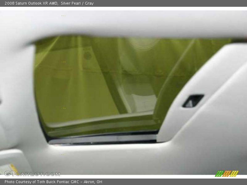 Silver Pearl / Gray 2008 Saturn Outlook XR AWD