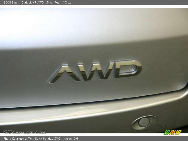 Silver Pearl / Gray 2008 Saturn Outlook XR AWD