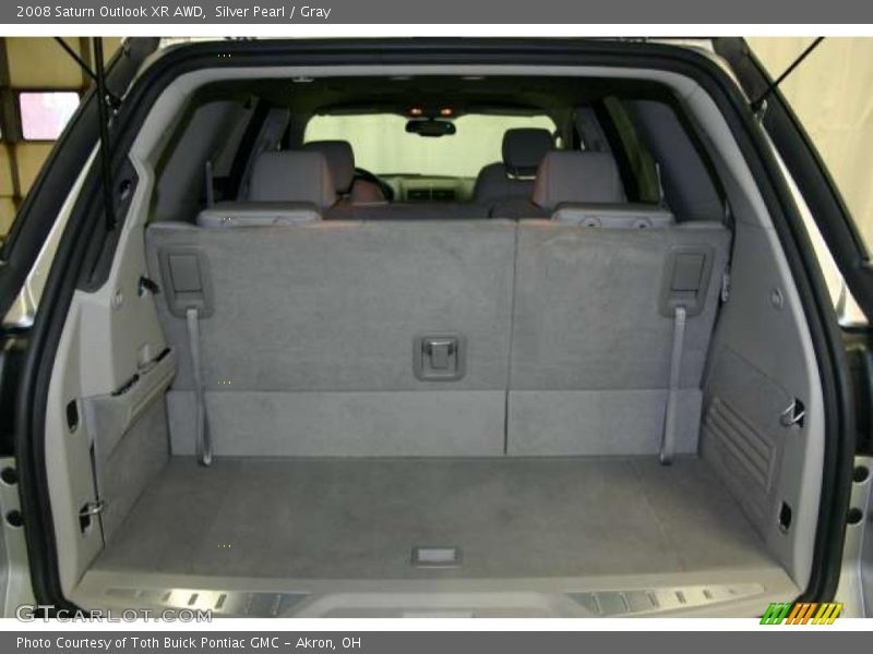 Silver Pearl / Gray 2008 Saturn Outlook XR AWD