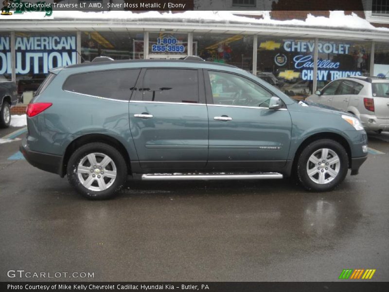 Silver Moss Metallic / Ebony 2009 Chevrolet Traverse LT AWD