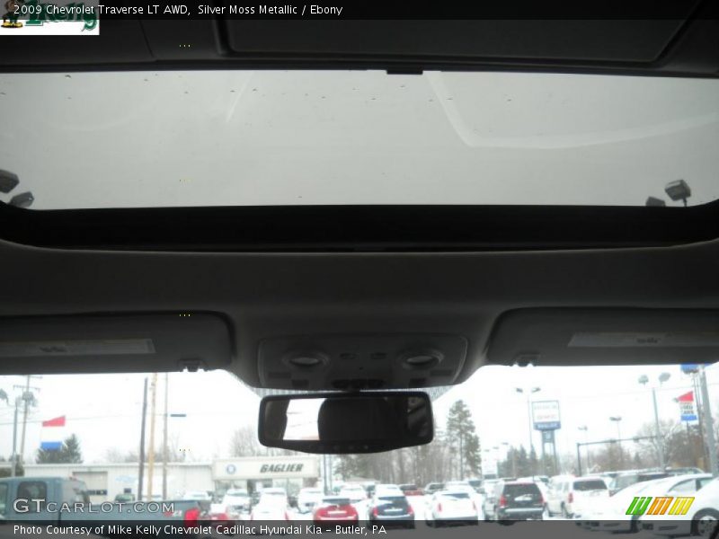 Silver Moss Metallic / Ebony 2009 Chevrolet Traverse LT AWD
