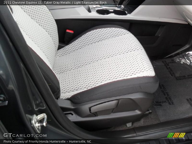 Cyber Gray Metallic / Light Titanium/Jet Black 2011 Chevrolet Equinox LS