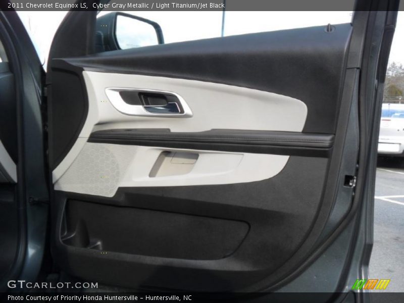 Cyber Gray Metallic / Light Titanium/Jet Black 2011 Chevrolet Equinox LS