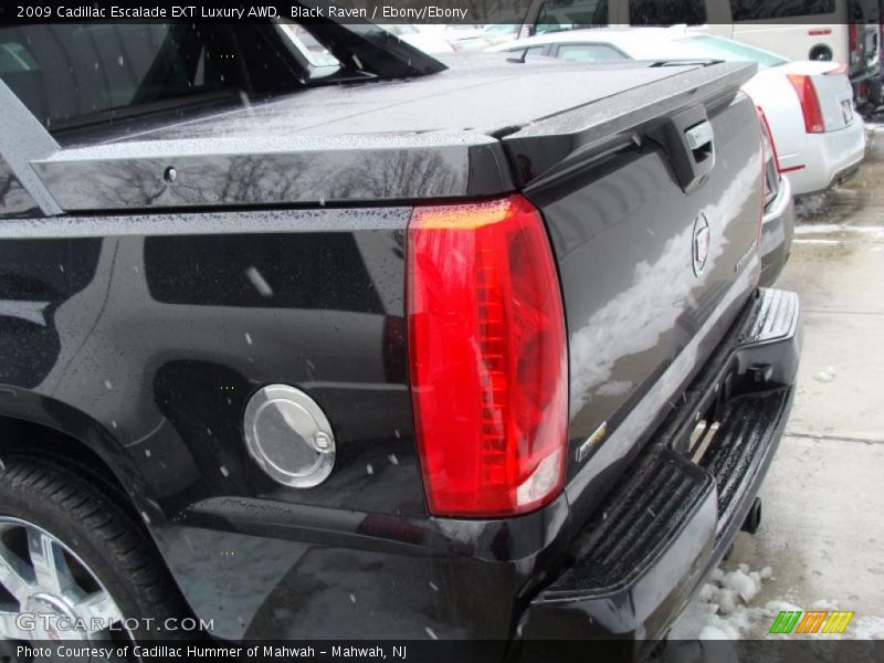 Black Raven / Ebony/Ebony 2009 Cadillac Escalade EXT Luxury AWD