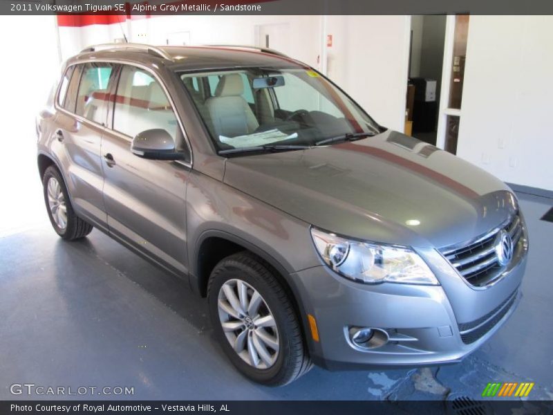 Alpine Gray Metallic / Sandstone 2011 Volkswagen Tiguan SE