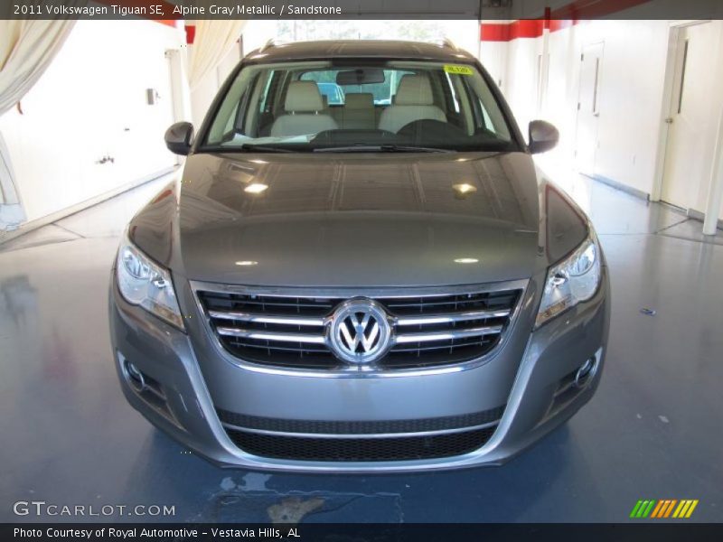 Alpine Gray Metallic / Sandstone 2011 Volkswagen Tiguan SE