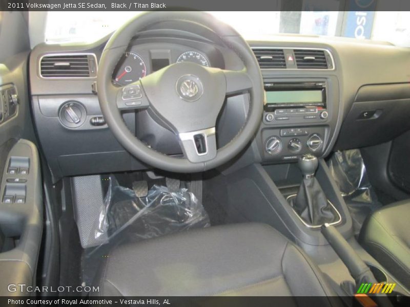 Black / Titan Black 2011 Volkswagen Jetta SE Sedan