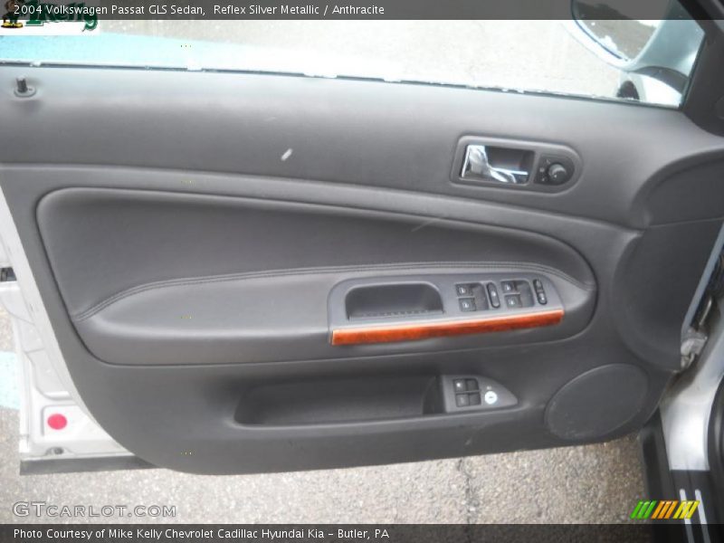 Reflex Silver Metallic / Anthracite 2004 Volkswagen Passat GLS Sedan